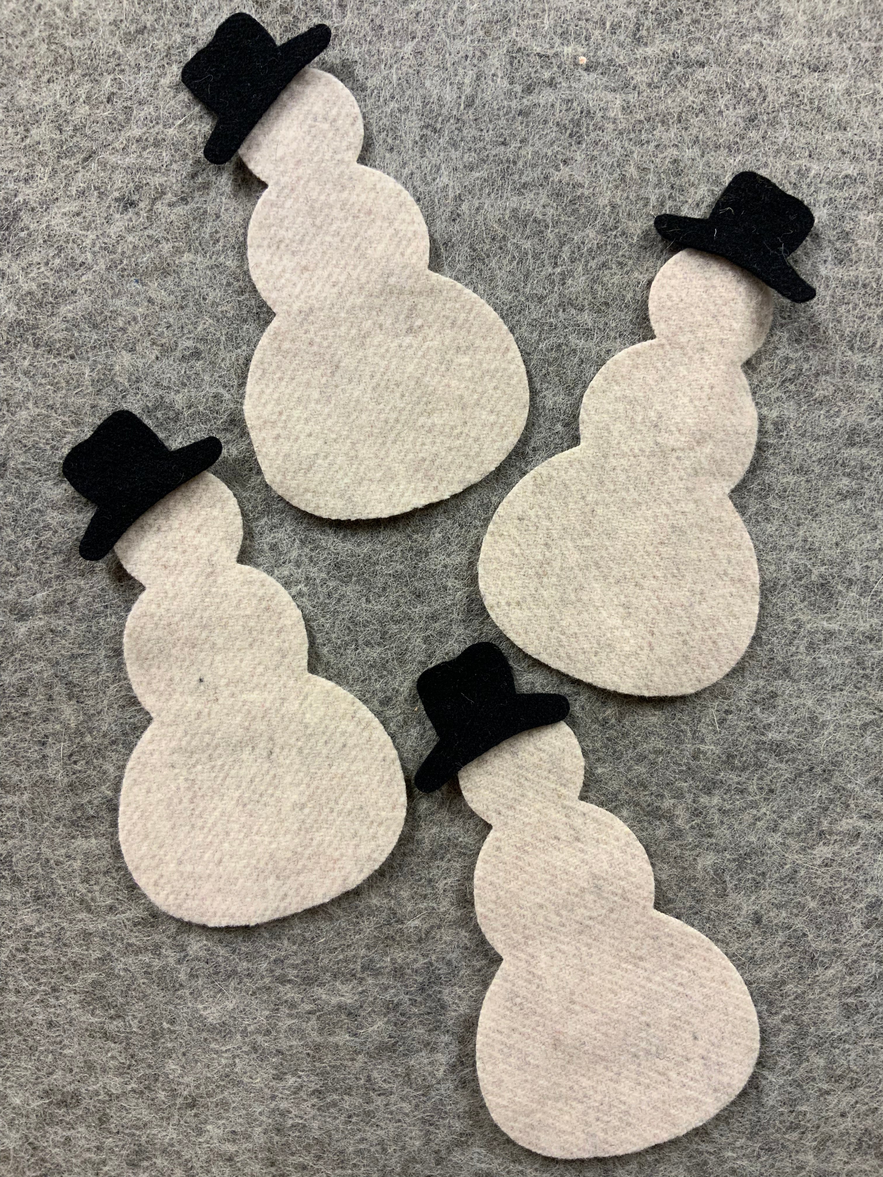 Little Ice Cube Snowmen – Searsport Rug Hooking