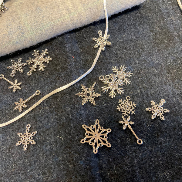 Ornaments Mitten – Searsport Rug Hooking