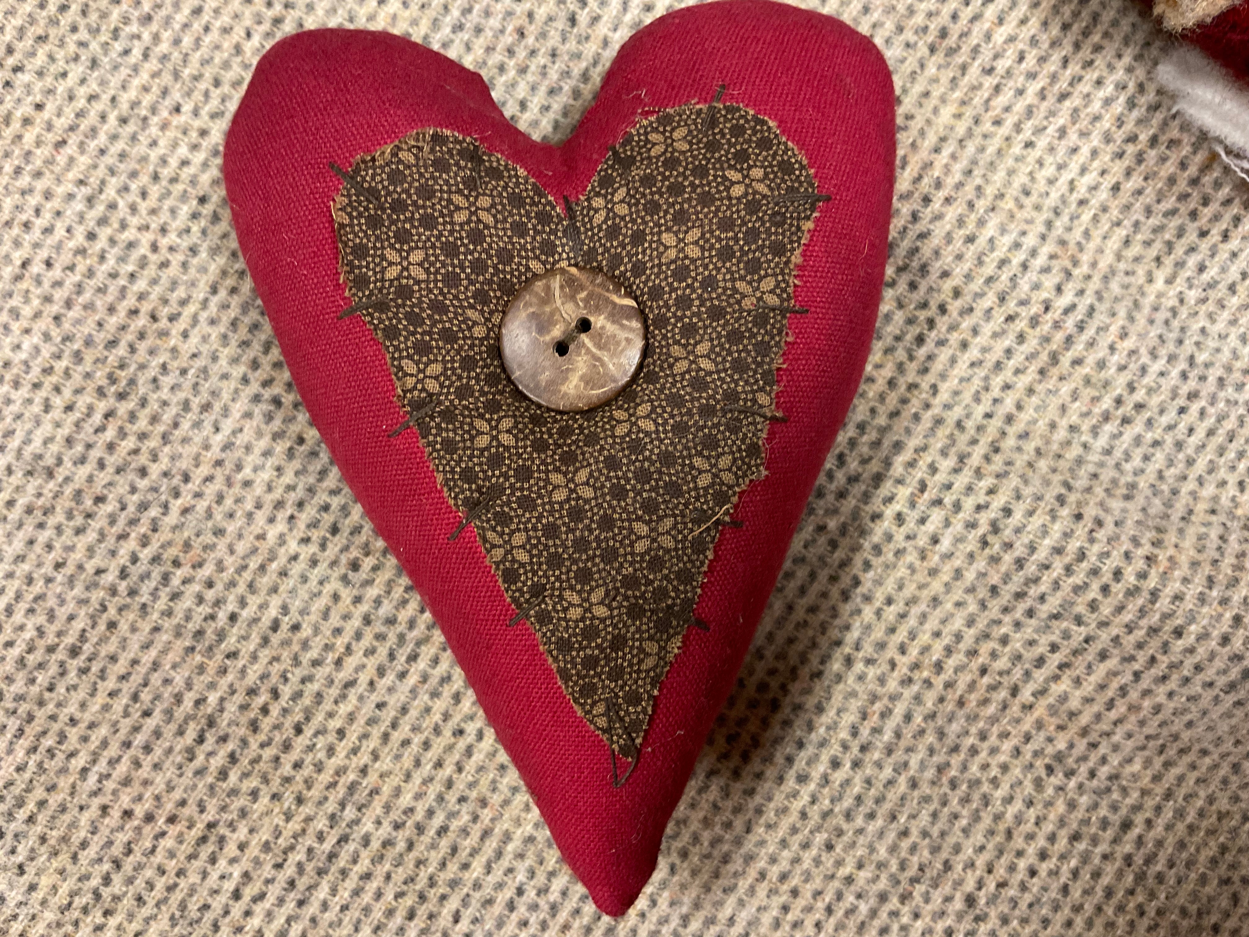 Rustic Hearts – Searsport Rug Hooking