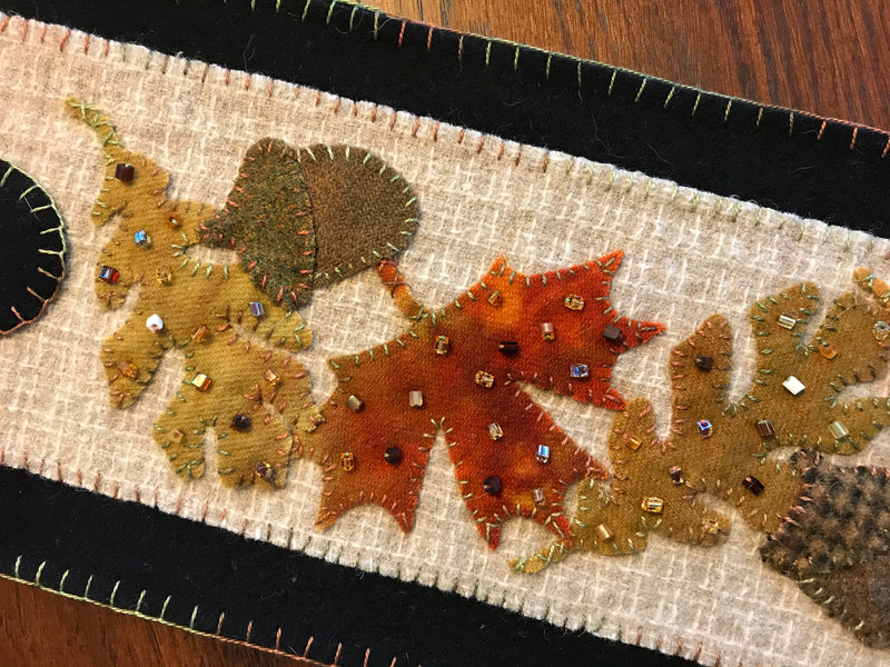 Frosty falling leaves Scalloped Banner